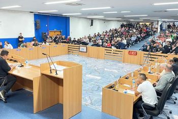 x Governo se manifestou hoje, após a Câmara abrir processo de impeachment por 13 a 4, na noite de ontem