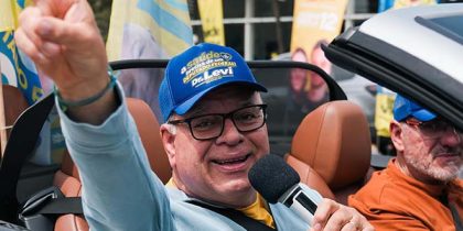 Dr. Levi Melo em carreata no encerramento da campanha