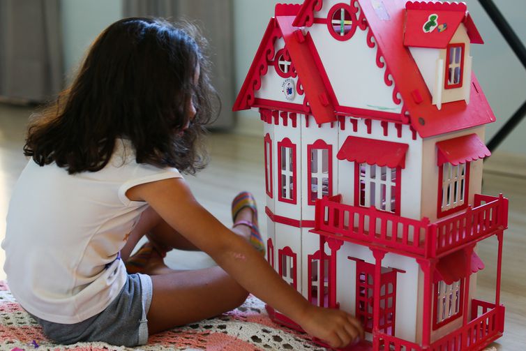 Dia internacional do Brincar celebra a importância das brincadeiras na infância.